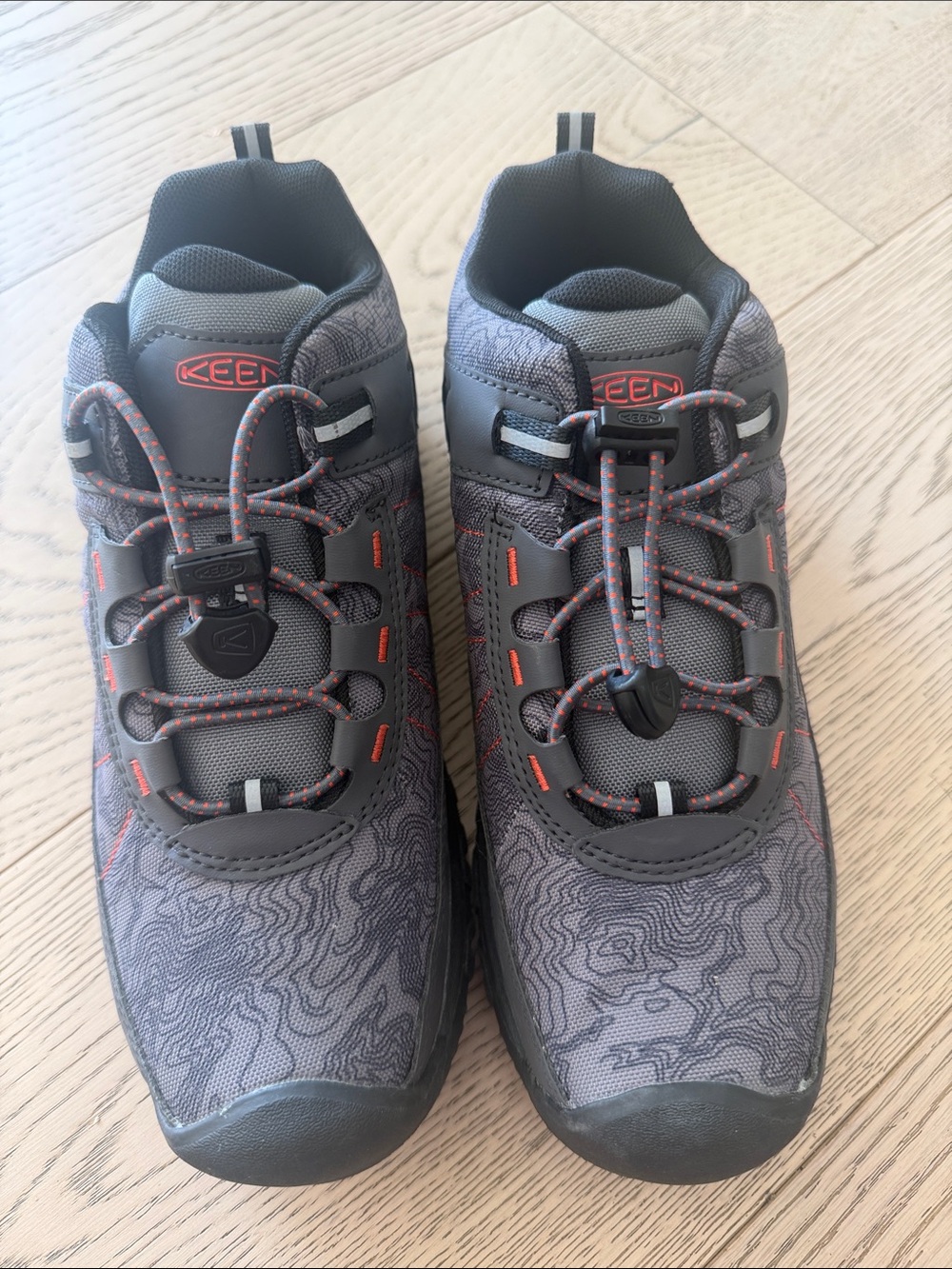 KEEN Kids Targhee Sport Vent Hiking Shoes Gray Red Size 4 New!